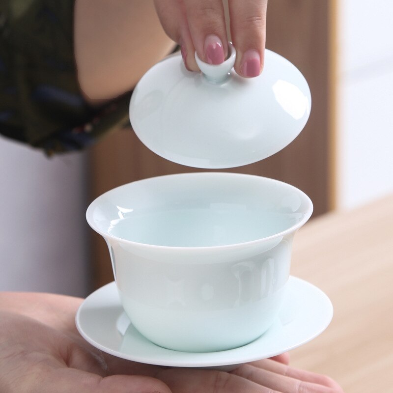 Chinese Traditional Tea Set Gaiwan White Porcelain Tea Set Tureen Cup Bowl Tea Ceremony Kung Fu Ceramics Flower Tea Master Cup