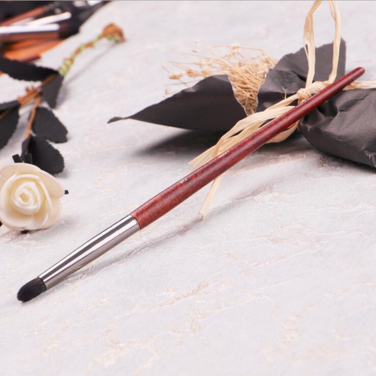 1 piece #212 Precision Eyeshadow Makeup brush detail eye smudge brush Natural wood Make up brushes cosmetic tools