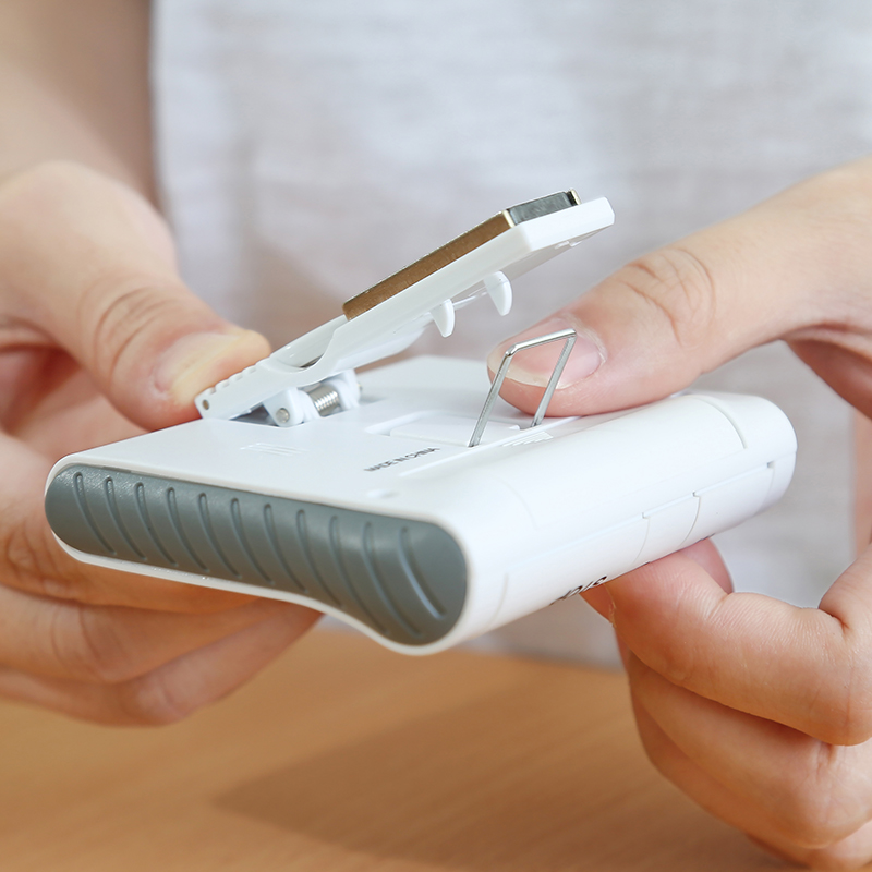 1Pcs LCD Digital Display Timer Multifunctional Portable Kitchen Timer Withlarm Clock & Countdown Memory Function Cooking Timer