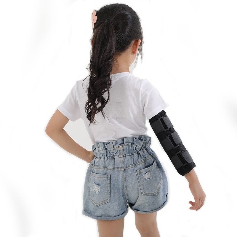 Splint braces for fracture of the arm in children with injury strap equipment elbow protectors to protect straight elbows
