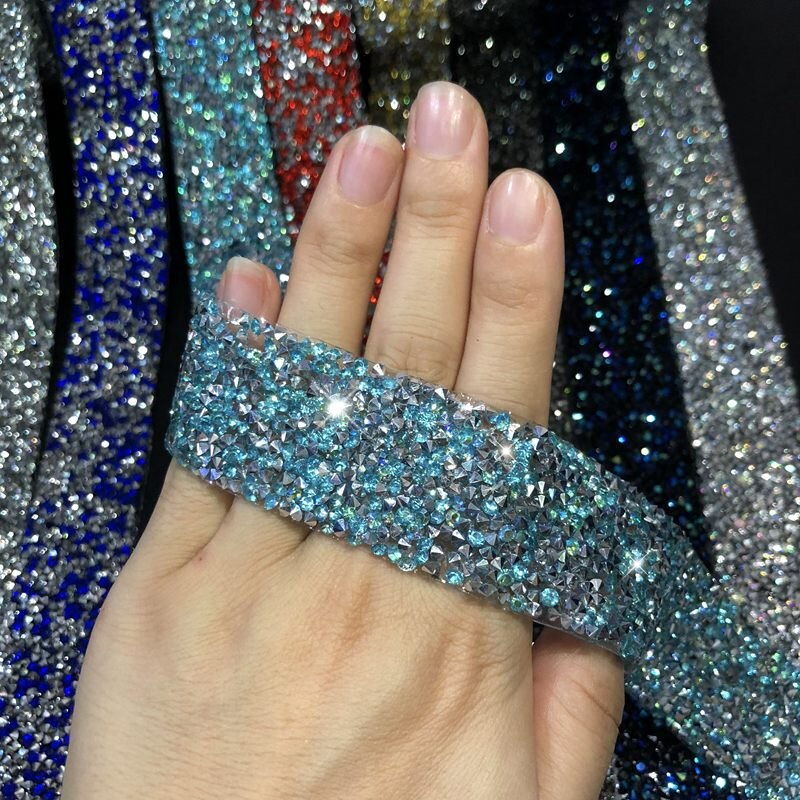 20 x 3cm selvklæbende rhinestone tape applikator rhinestones til tøj rhinestone applique strass hotfix krystal smykker bånd: Ti -zd0018