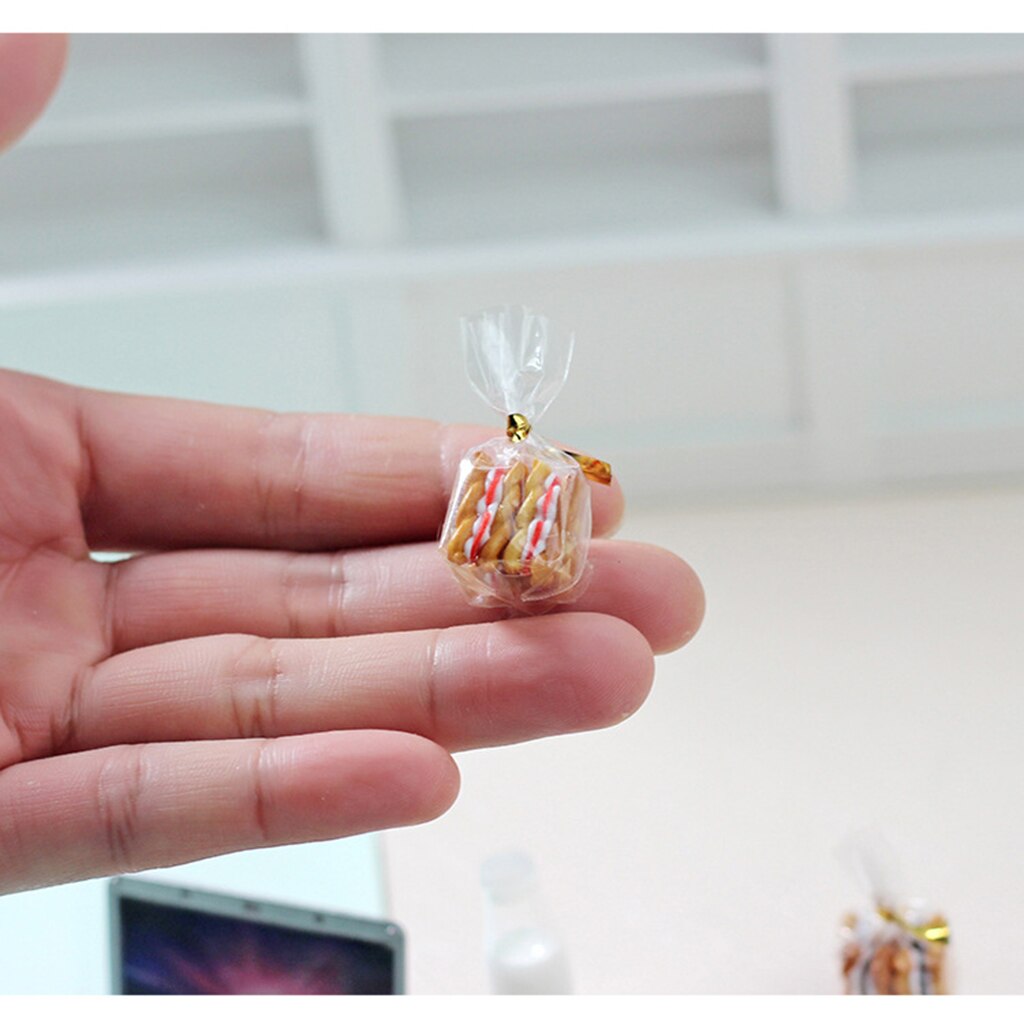 4 Stuks 1/12 Miniatuur Hars Biscuit, Mini Cookies Model Voor Poppenhuis Ornament Accessoire Voedsel Educatief Pretend Play