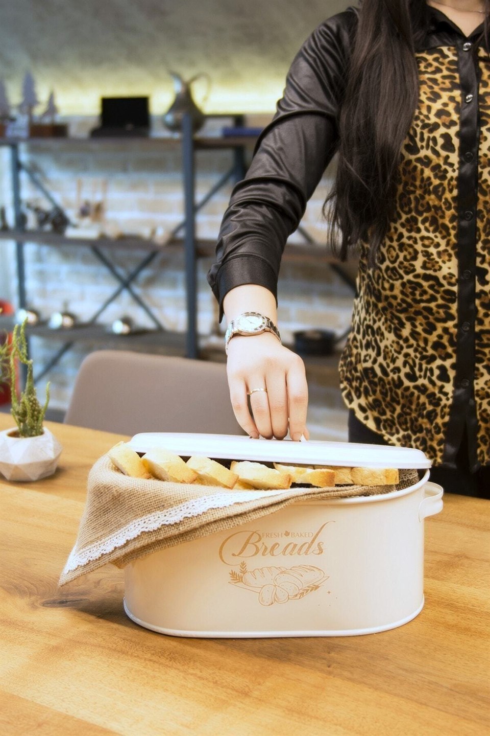 Metal Bread Box Bread Bin Metal Lid Kitchen Container Storage Organizer Black Stainless Bread Organizer Pita Baguette Bamboo