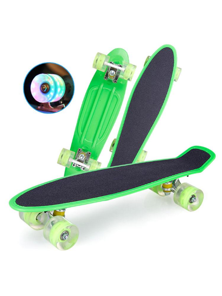 22 inches firehjulet mini retro skateboard pu frostet bord med led blinkende hjul cruiser børns scooter børn skateboard: Grøn