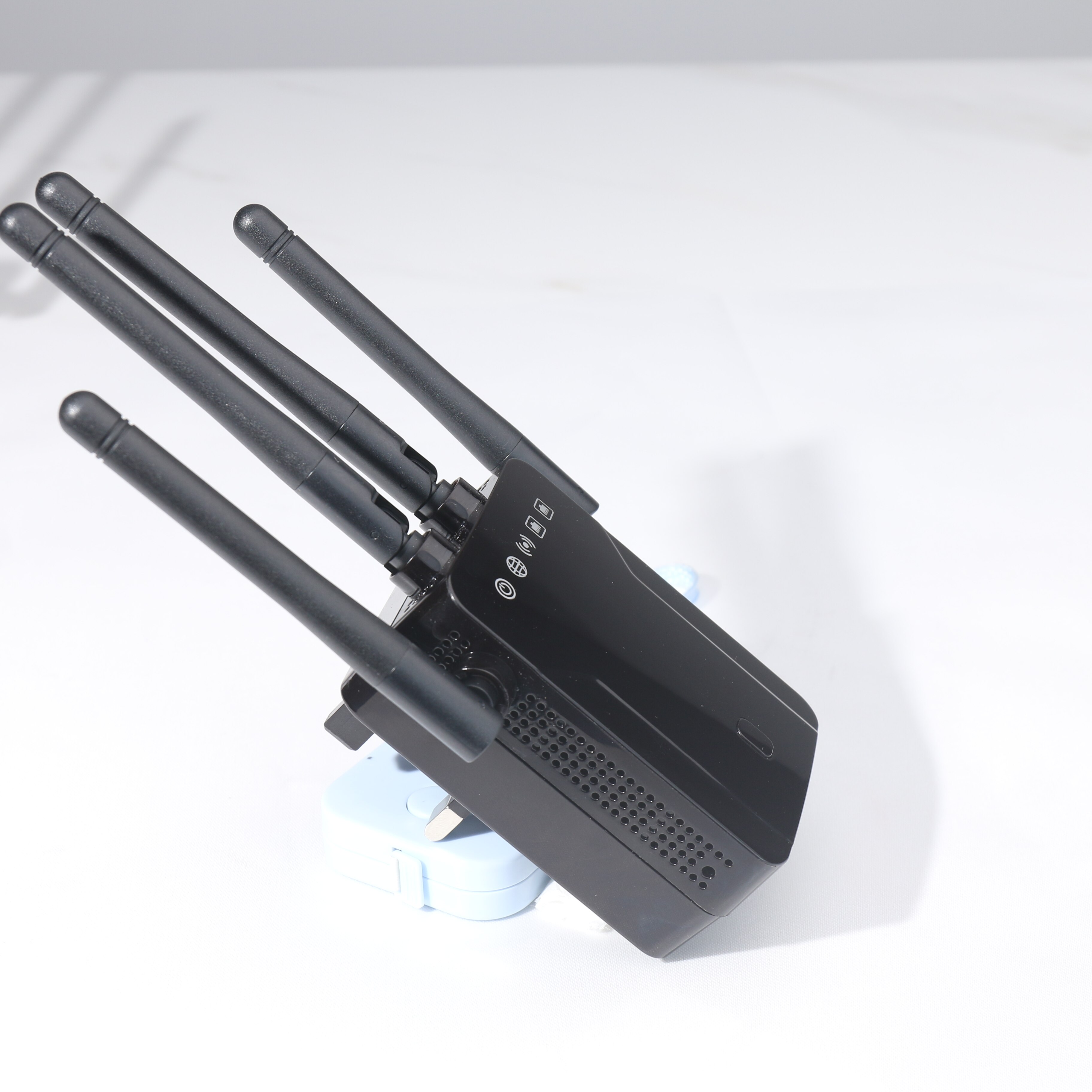 WiFi Repeater Wireless Signal Amplifier 1200M Wi-Fi Range Extander 2.4G Repetidor Wifi Signal Booster AP/WPS