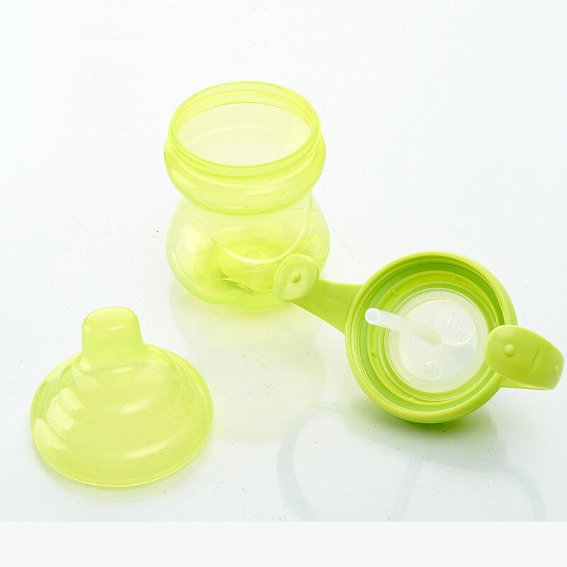 Babymugg barn utomhussportmuggar med handtag läckagesäker sugkopp plastmugg baby learning drickskopp