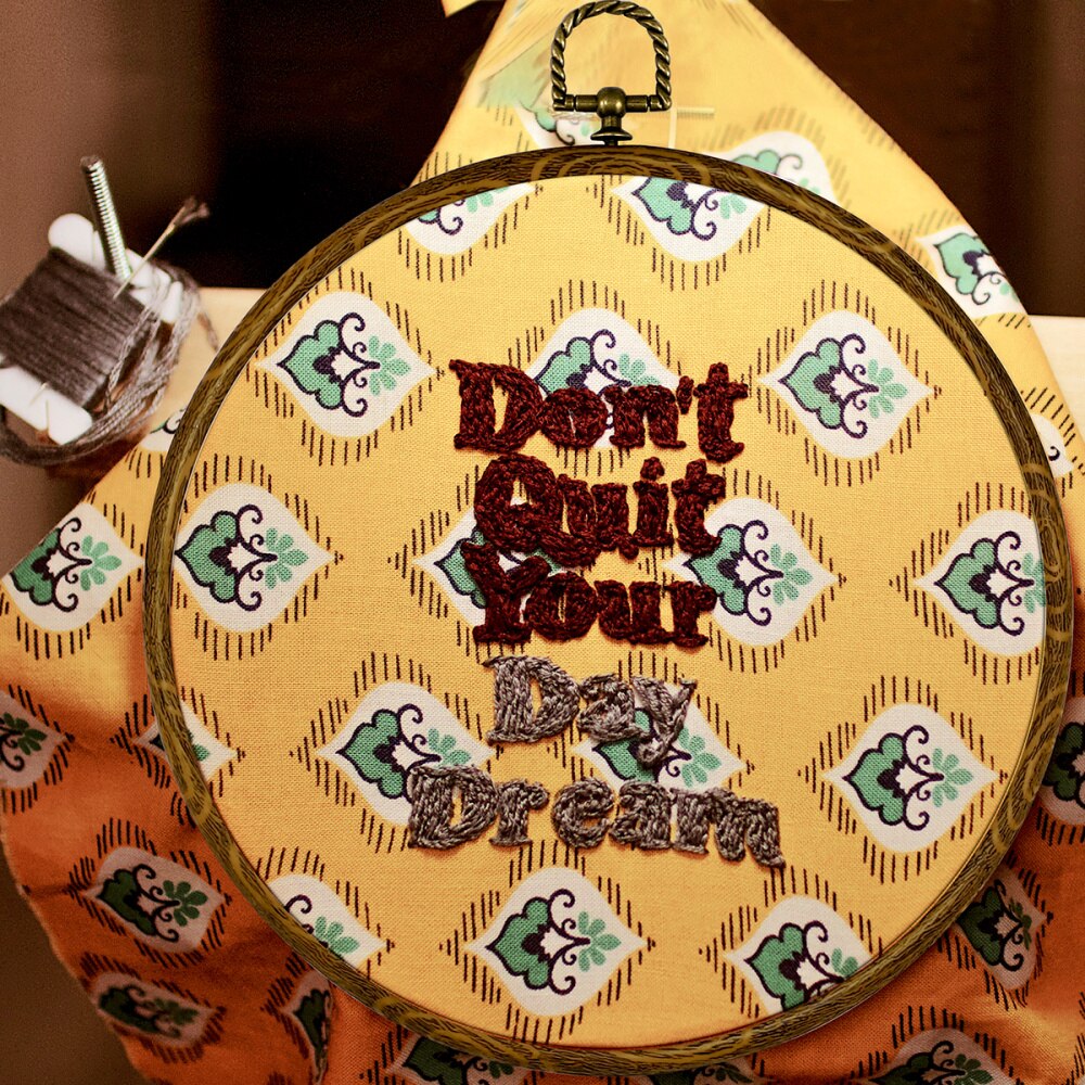 ULTNICE 3Pcs Embroidery Hoops Cross Stitch Hoop Ring Imitated Wood Circle Set Display Frame for Art Craft Handy Sewing and Hangi