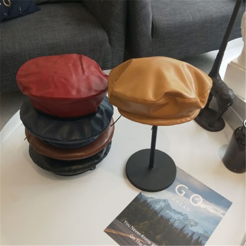 Kvinnor basker solid faux pu läder basker fransk konstnär varm mössa hatt klassisk stil
