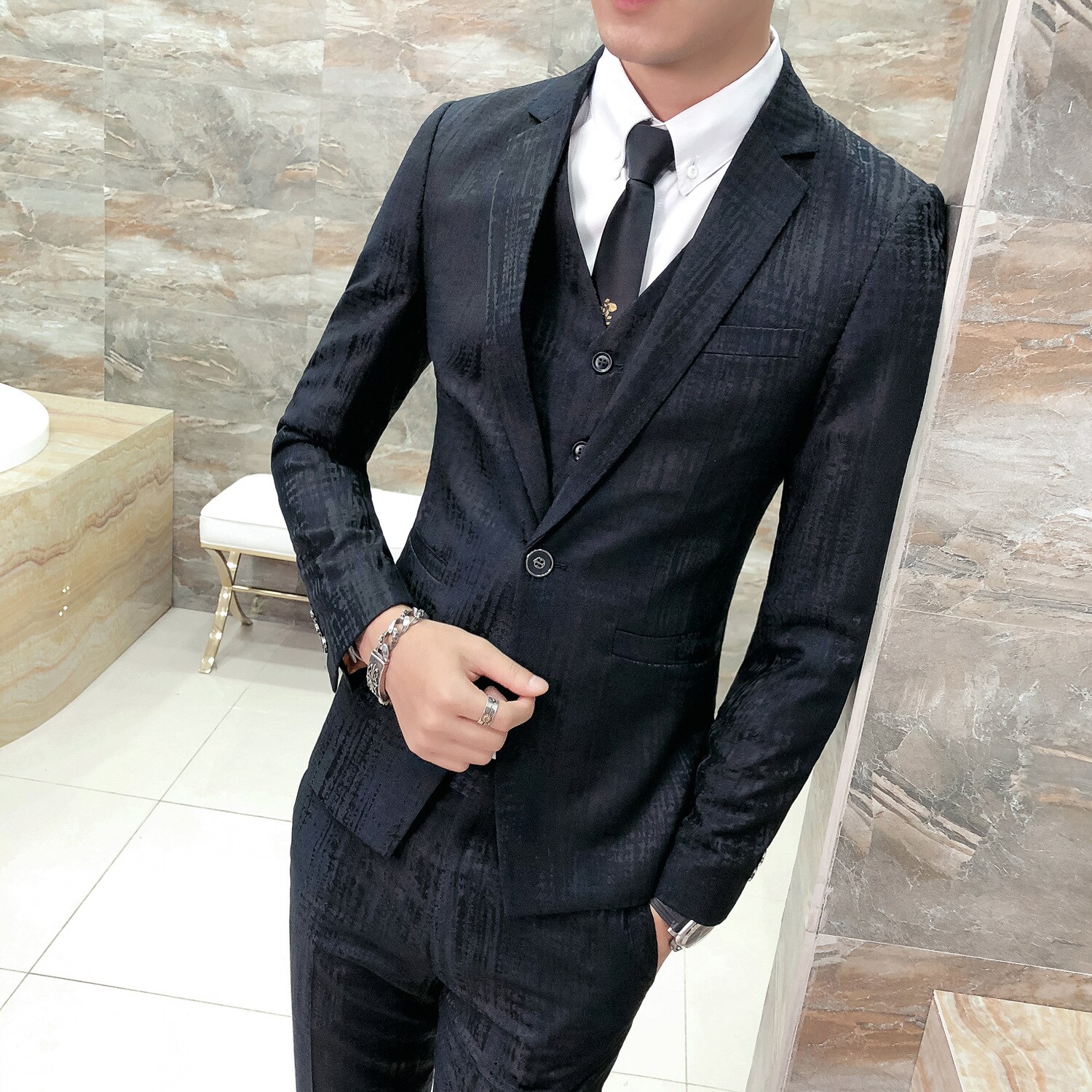 black dark pattern young man's business suit, cultivate one's morality comfortable cotton and linen a three-piece suit