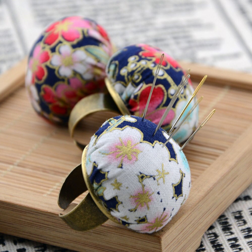 Cupcake Shape Pin Cushion Wrist Strap Random DIY Craft Cotton Fabric Needlework Accessories Red Plaid Needle Safety Pin Cushion