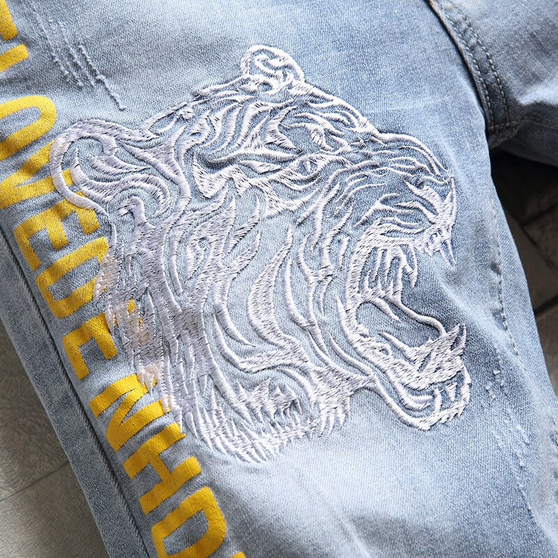 Mode Mannen Zomer Ripped Denim Shorts Borduren Tiger Print Letters Stretch Mannelijke Elastische Gat Korte Jeans