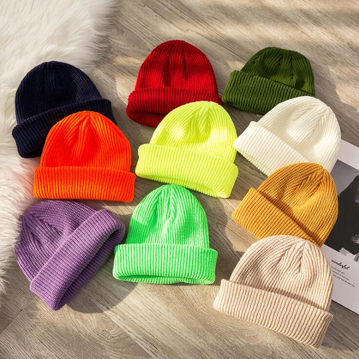 Unisex hattu puuvillasekoituksia kiinteä lämmin pehmeä hip hop neulotut hatut miesten talvilakit pipot tytöille naisille шляпа