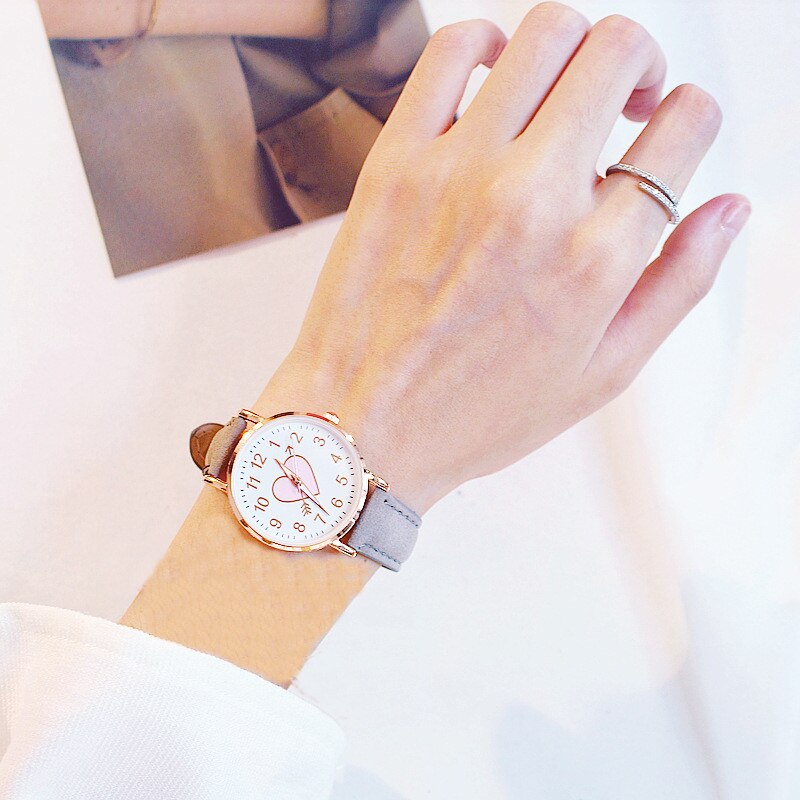 Cute Women Watches Casual Leather Strap Bracelet Lovely Girl Wrist Watch Pink Heart Shape Clocks Relogio Feminino: gray