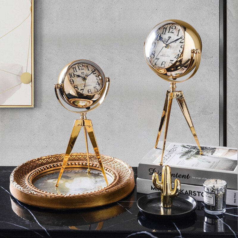 European Style Silent Retro Golden Desk Clock Living Room Decoration Bedroom Light Luxury Metal Desk Clock Decoration