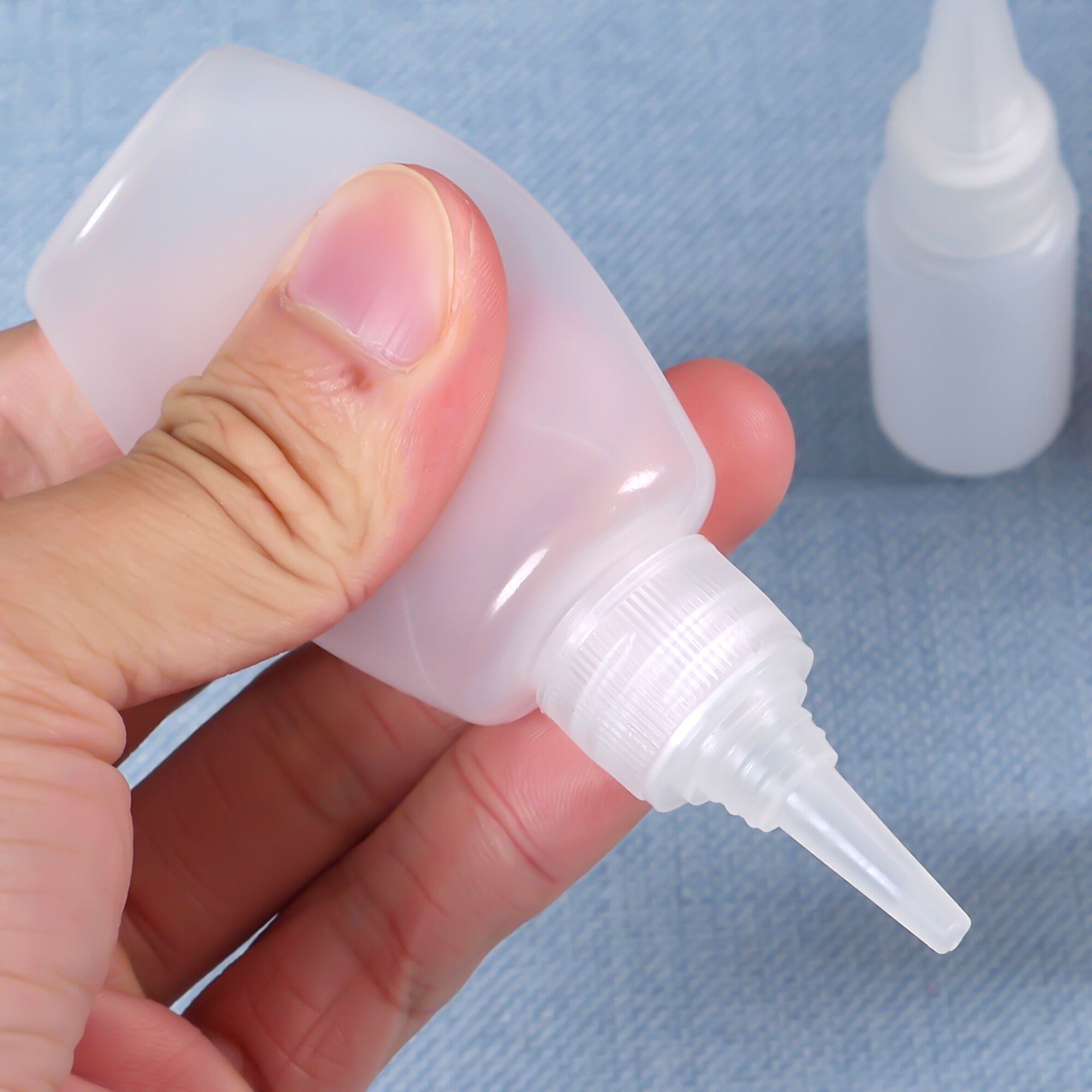1pcs/lot Empty PE Plastic Glue Bottles With Screw-On Lids Squeeze Liquid Ink Oil Dropper Refillable Bottles 10ML/20ML30ML/50ML