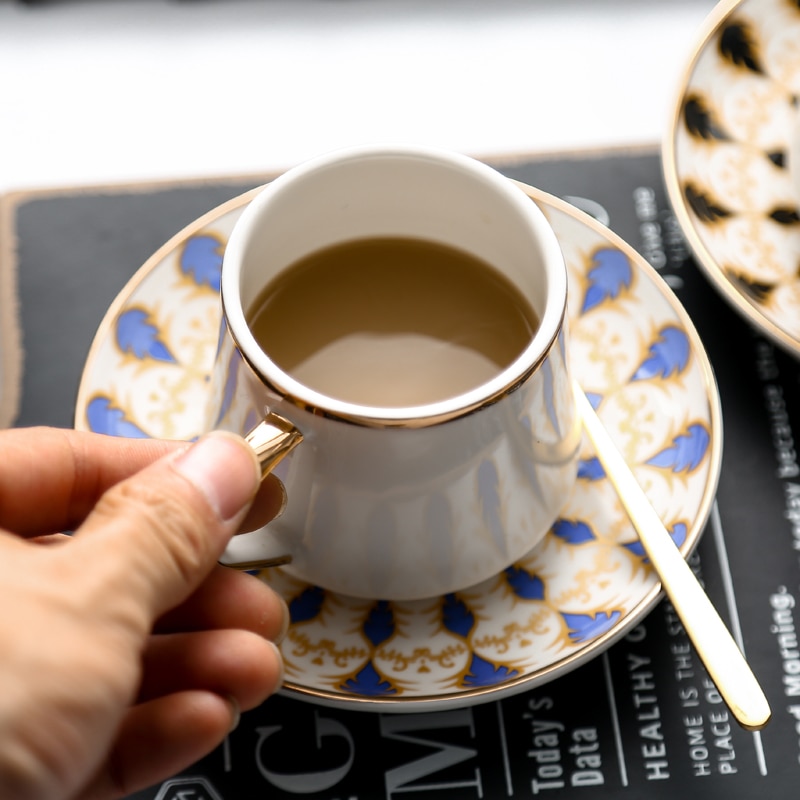 Turkiska tekoppar kungliga ben porslin guld kopp och fat lyx stora muggar keramiska miljövänliga tazas café sommar kopp  ac50bd