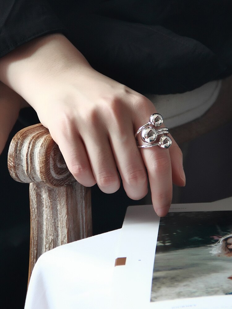 HUANZHI Exaggeration Gold Color Metal Ball Open Rings Simple Geometric Irregular Finger Rings for Women Party Jewelry