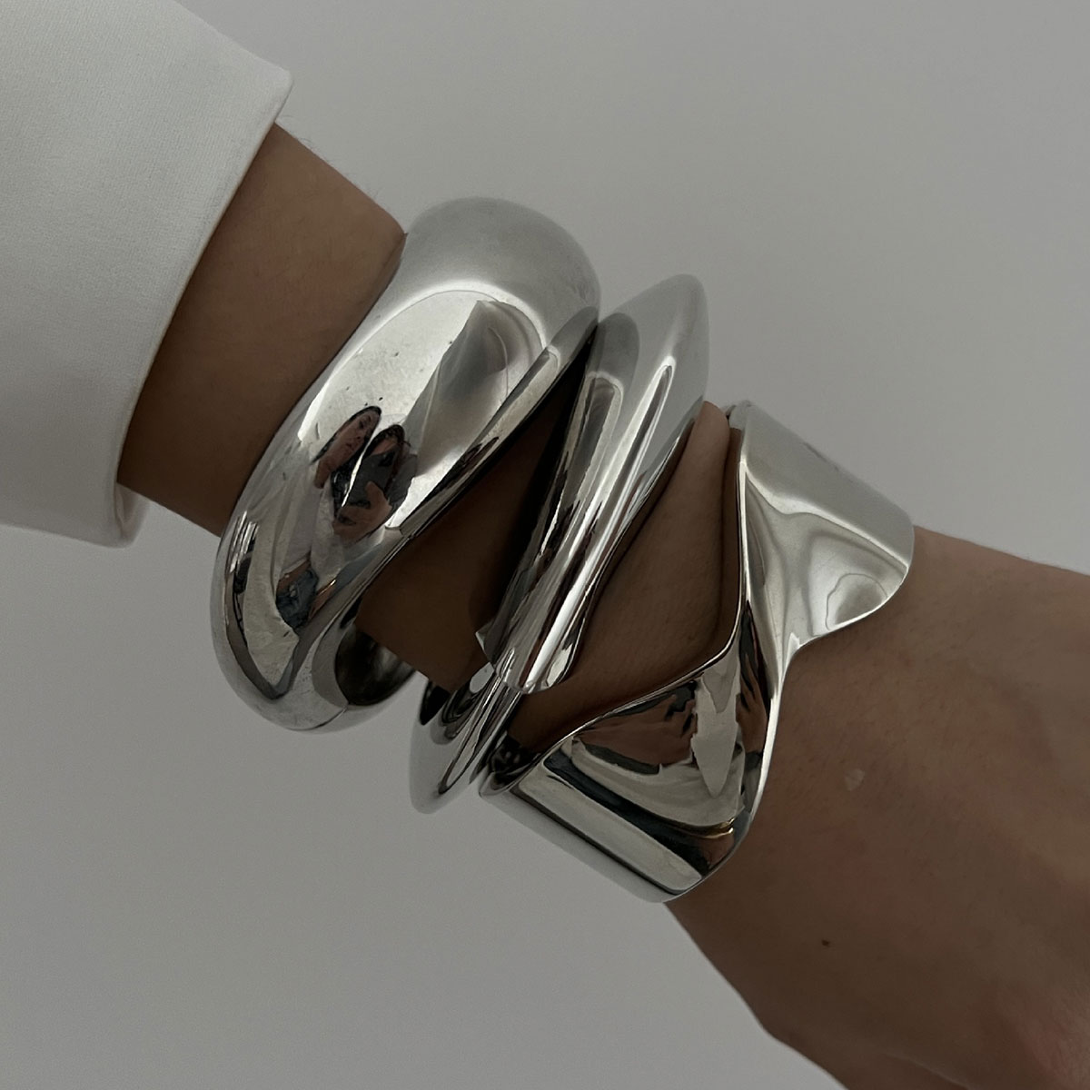KMVEXO Punk grueso gota de agua brazaletes geométricos para mujeres pulseras de primavera abierta suave brazalete hombres joyería de