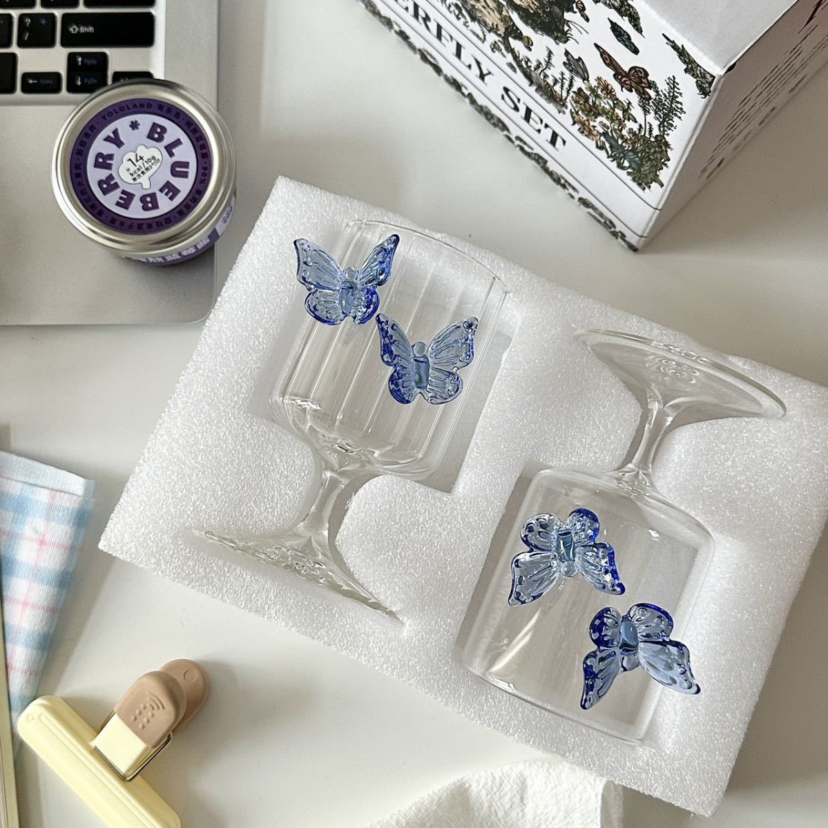 BespritGift Borosilicate Wine Glass Set Butterfly 2pc Goblet Cups for Cocktail & Champagne Glassware Box: Burgundy