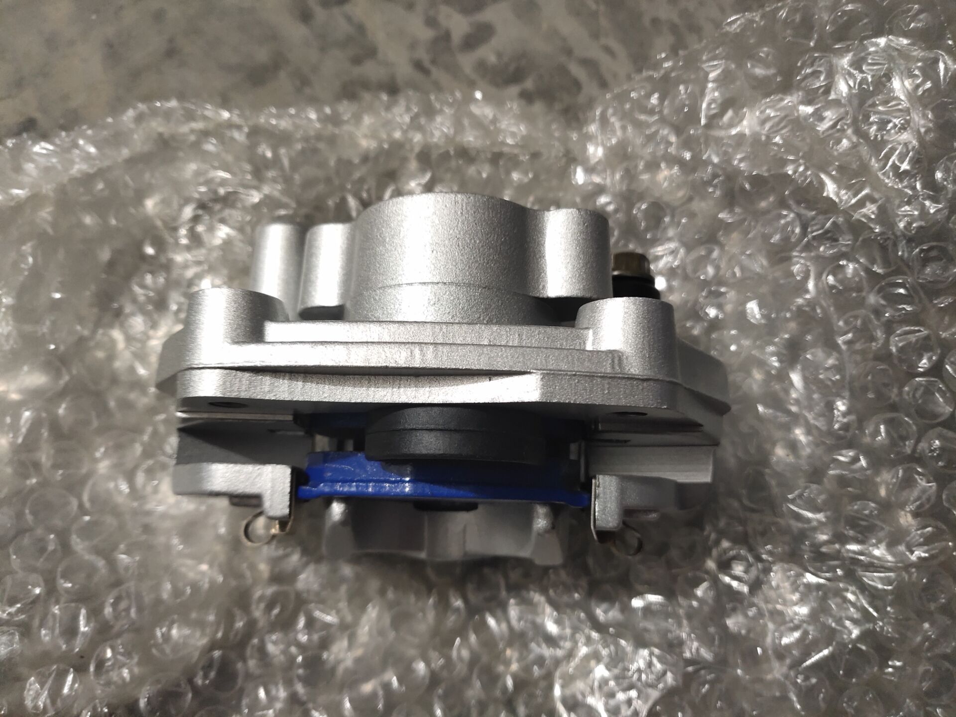 Achter Remklauw DL-1000 - Lemstra Motoren Achter Remklauw DL-1000 - Lemstra Motoren