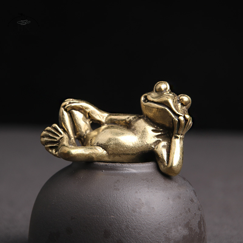 Retro Brass Meditate Zen Buddhism Frog Statue Small Ornament Copper Animal Sculpture Incense Burner Home Desk Decoration Tea Pet