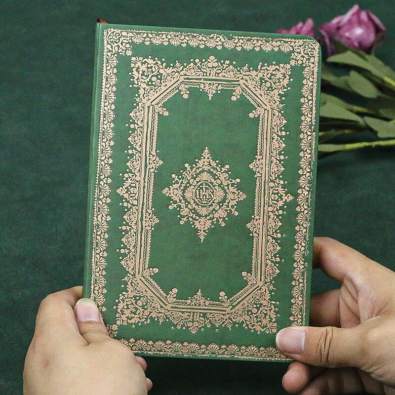 Retro bronzing notebook notebook European style diary thick A5 super thick Korean notepad middle school student stationery: C