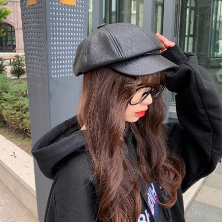 Ht2626 efterår vinter hatte til kvinder solide kvinder baretter damer læder hat vintage ottekantet nyhedsdreng cap artst maler beret hat: Sort