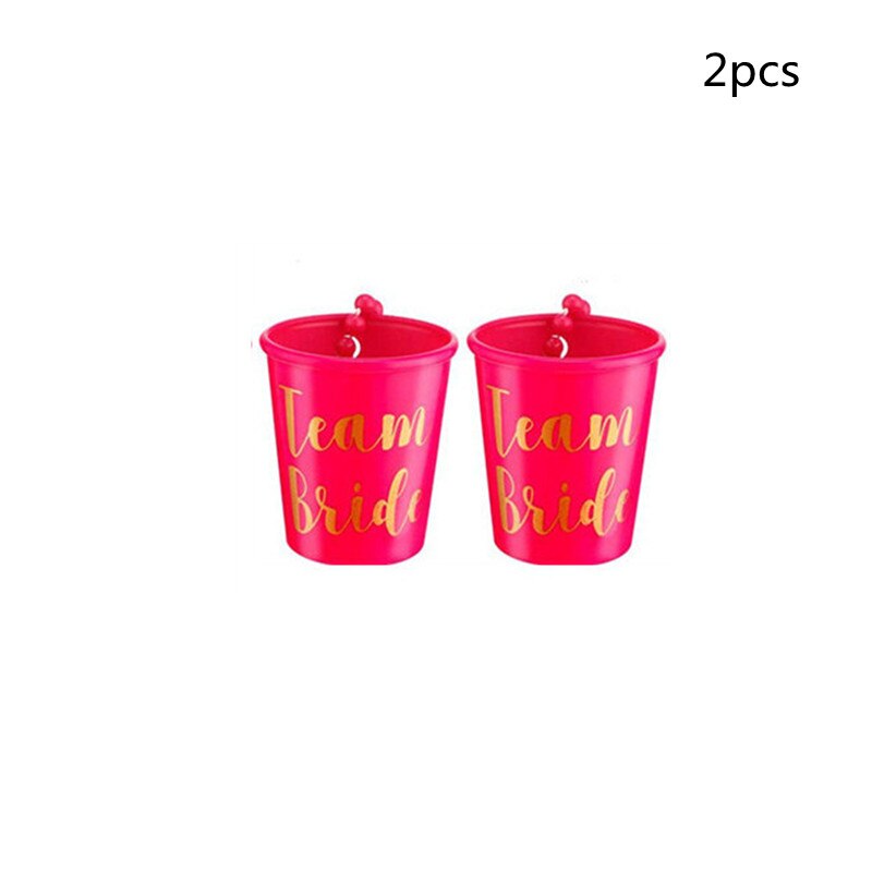 2-6pcs Team Bride To Be Wedding Decoration DIY Plastic Shot Glasses Necklace Bachelorette Party Decor Mariage Bridesmaid: 2pcs rose red