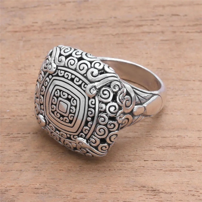 FDLK Retro Style Women Ring Zinc Alloy To Create A Palace Pattern Ring Wedding Party Jewelry