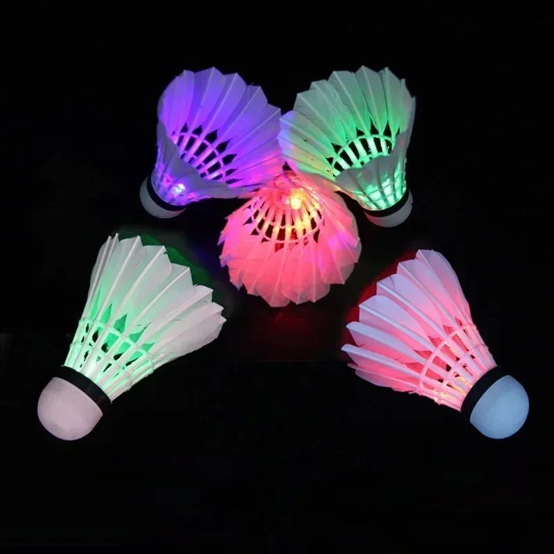 1/3/5 Uds iluminación bádminton noche oscura iluminación LED colorida deporte bádminton punto de luz lanzadera accesorios para gallo volante: Amarillo claro