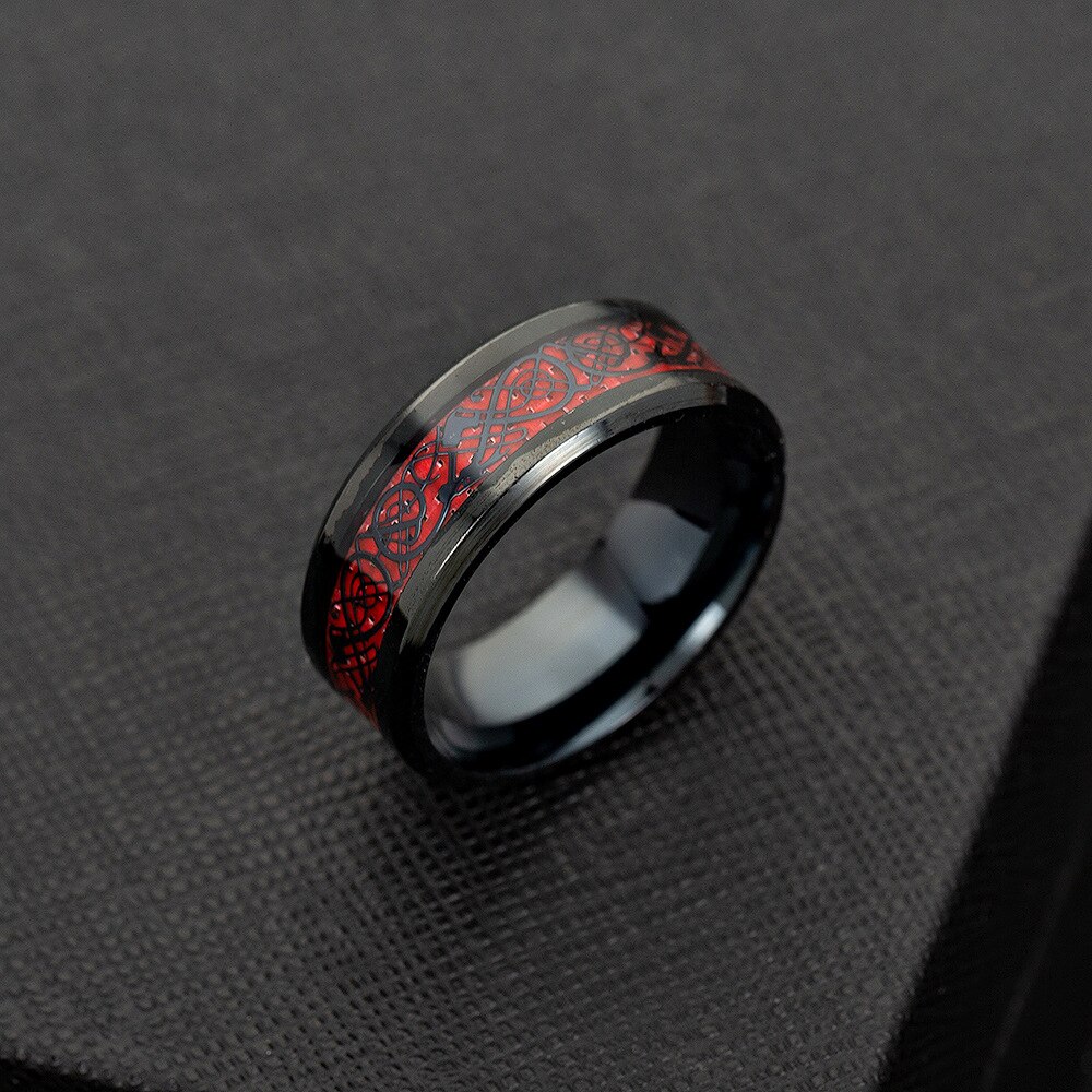 1PCS Dominierenden Mann Ring Rot Grün Carbon Fiber Schwarz Drachen Inlay Comfort Fit edelstahl Ringe für Männer Hochzeit band Ring