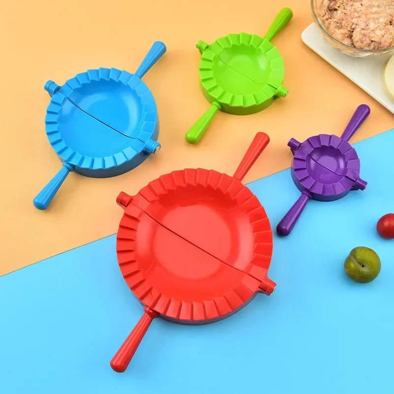 Nuttige dingen voor keukenartikelen Huishoudelijk gebruik Keukens Accessoires Clip Plastic huid Dumplings Mold Set Dumpling Maker Bakvormen