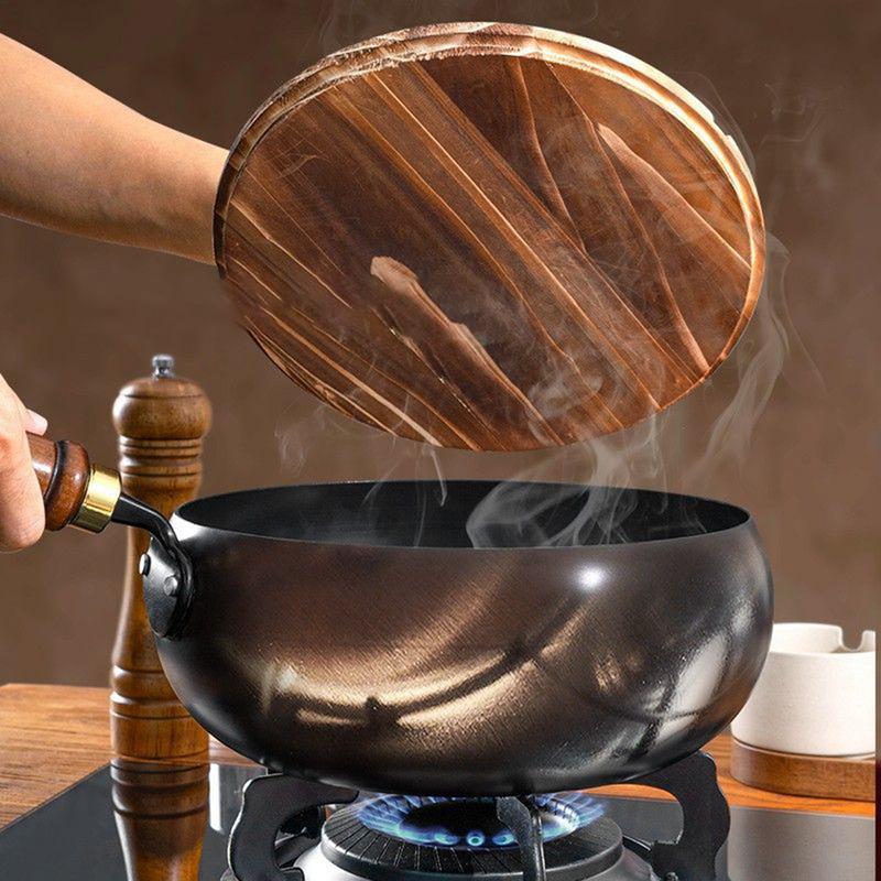 Chinese Flat Bottom frying pan Big Belly Non-stick Pan Without Coating Deep Iron Pot with Wooden pot lid 24cm Diameter Stir-Fry