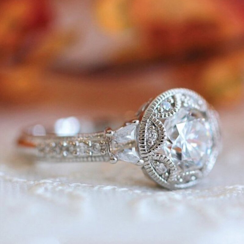 Huitan Luxus Hohe Silber Farbe Vorschlag Ringe Freundin Zeitlosen Stil Engagement Ring Frauen Modeschmuck Schiff