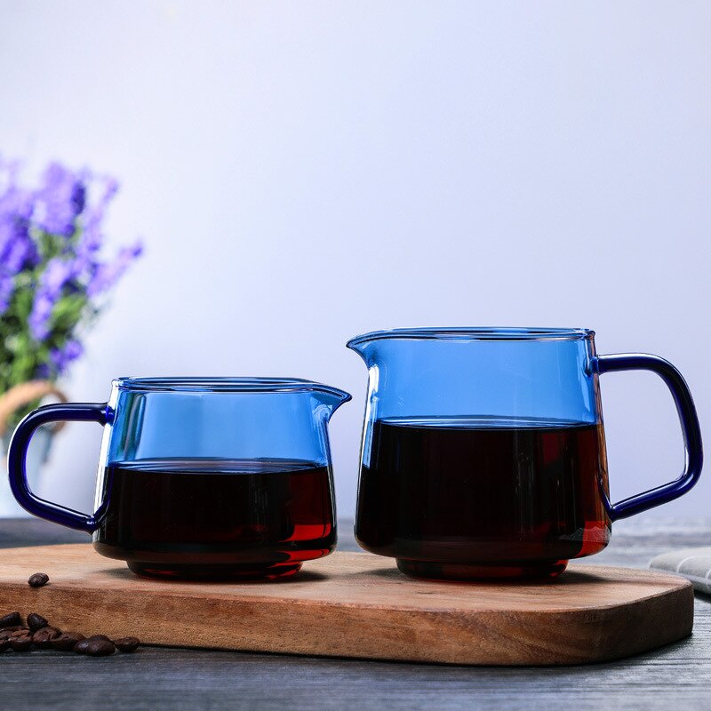 Hæld over glas rækkevidde kaffeserver cafe hånd dryp kaffekop kedel kedel brygger japansk stil kaffe drypper krus kande kande