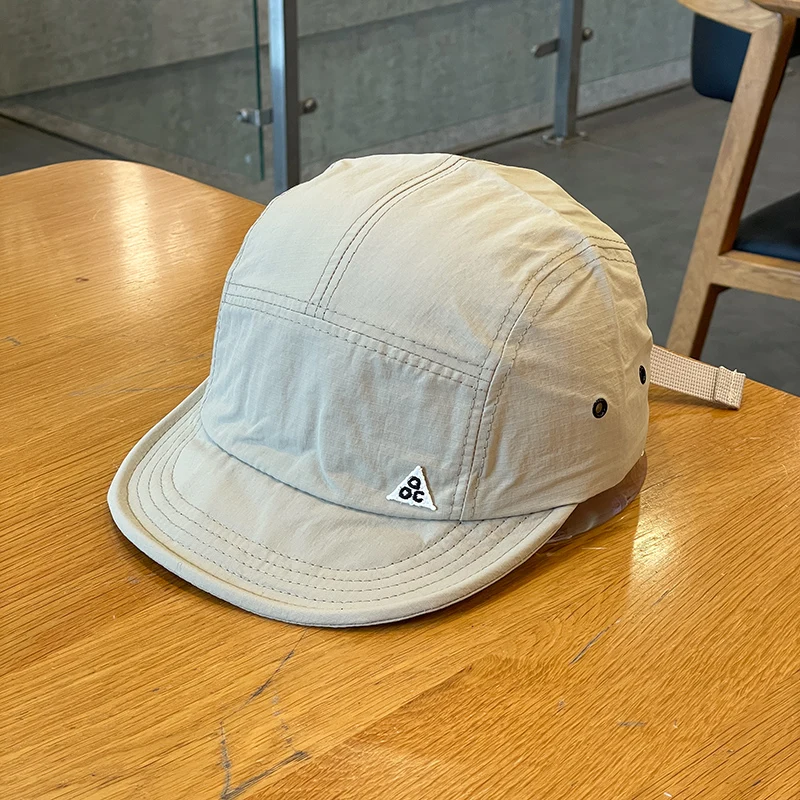 Outdoor Quick-Dry Baseball Cap Women's Japanese Short Brim Baseball Hat Men and Women Street Soft Brim Five-Piece Sun Hat: Beige