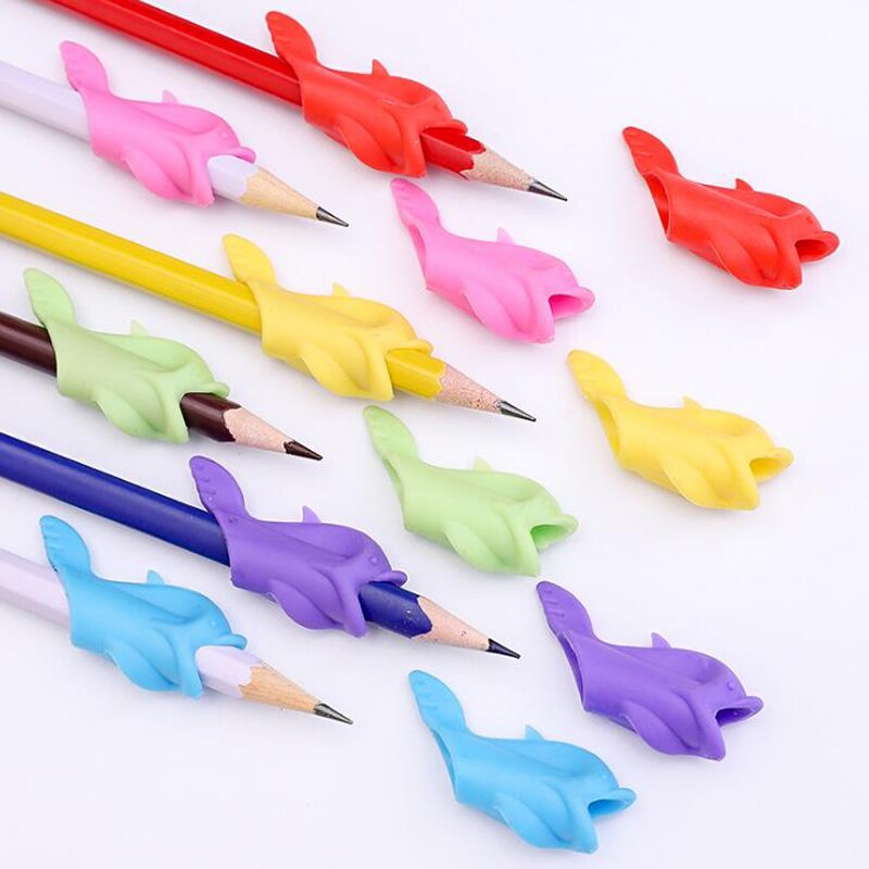 10 stks/set Leuke Candy Kleur Dolfijn Vis Rubber Kids Leren Houden Schrijven Houding Correctie Apparaat Potlood Topper Briefpapier