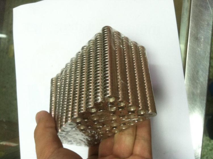Gratis verzending sterke zeldzame aarde neodymium magneet  n50 10 x 3mm verzonken gat 4mm 50 stuks/partij