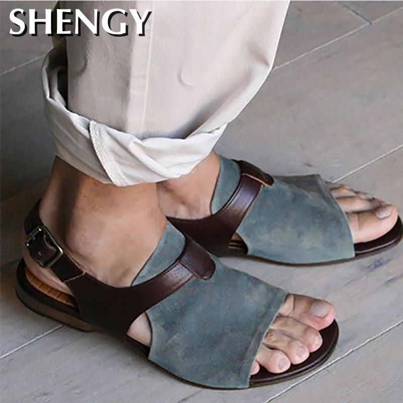 Sandalias romanas informales para hombre, zapatos planos Retro de Punta abierta para playa, sandalias de gladiador con cinturón y hebilla, talla grande, verano,