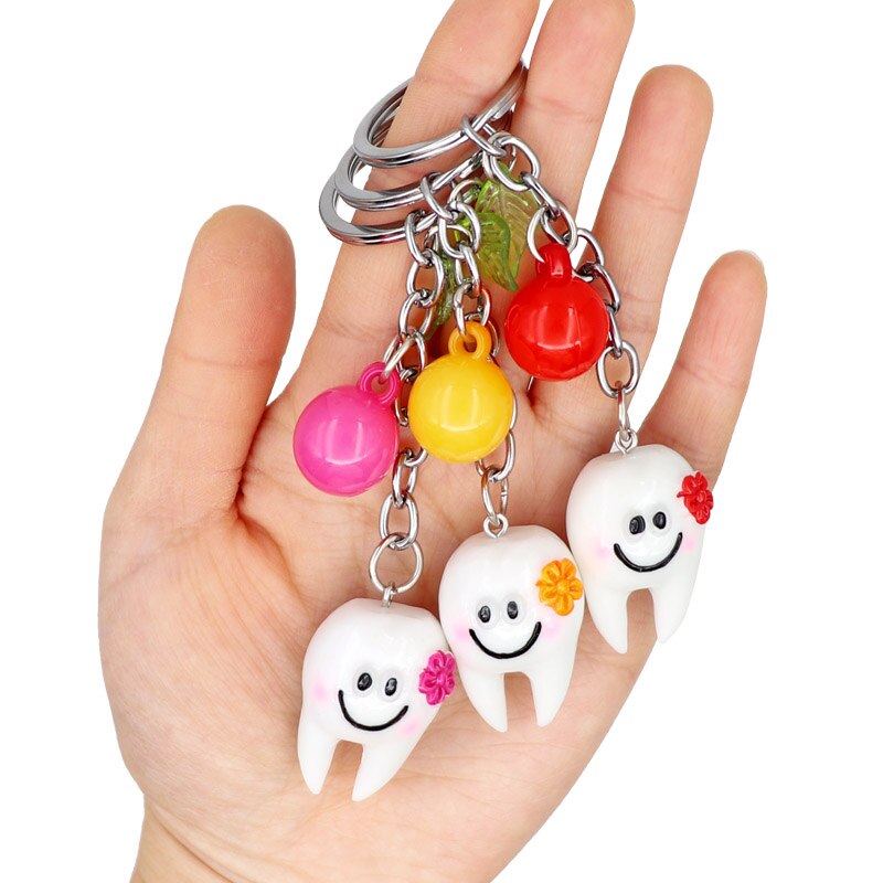 Porte-clés en forme de dents, modèle de Simulation dentaire, accessoires décoratifs, pendentif, anneaux, de clinique dentaire pour enfants, 10/20/50 pièces