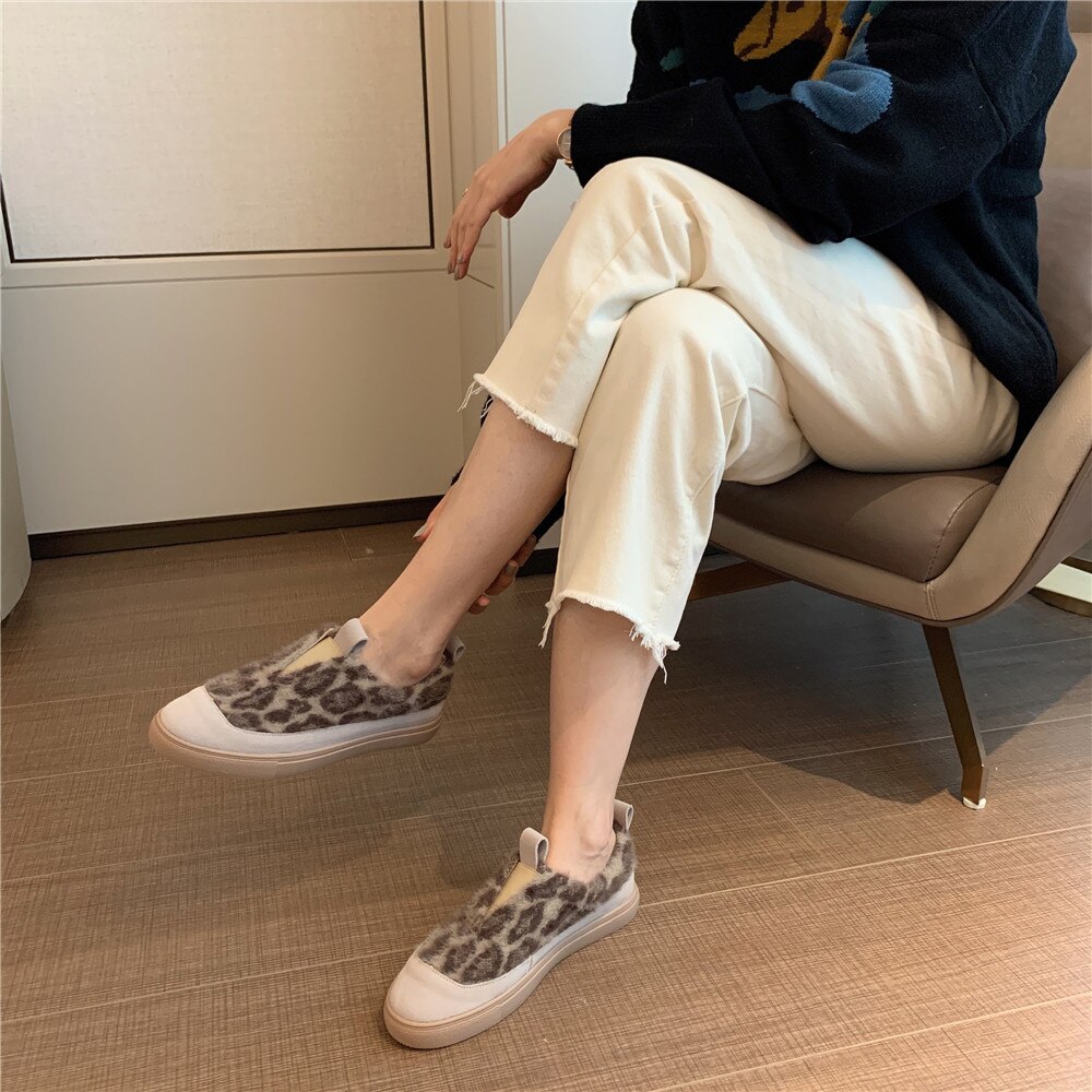 Leopard ull skor kvinnlig höst och vinter tjock botten casual plus sammet en fot böna böna lata skor