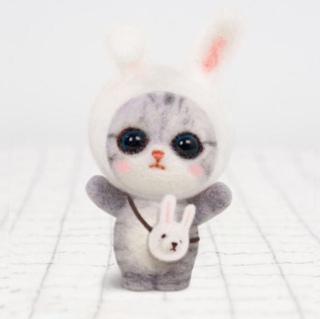 PUSSYCAT. wool needlepoint kit wool felt needle felting decoration craft needlecraft DIY ha: E