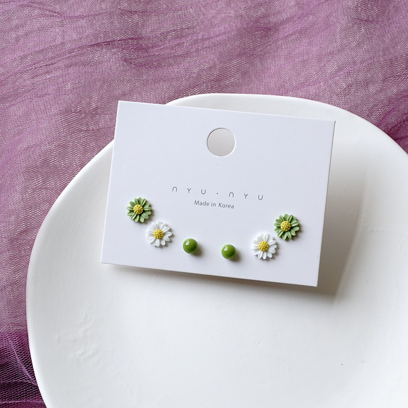 Juego de pendientes de cerámica para mujer y niña, aretes redondos de varios colores con forma de flor, estrella, avión, universo y Planeta, joyería para la oreja, 3 pares: Bañado en rodio de imitación