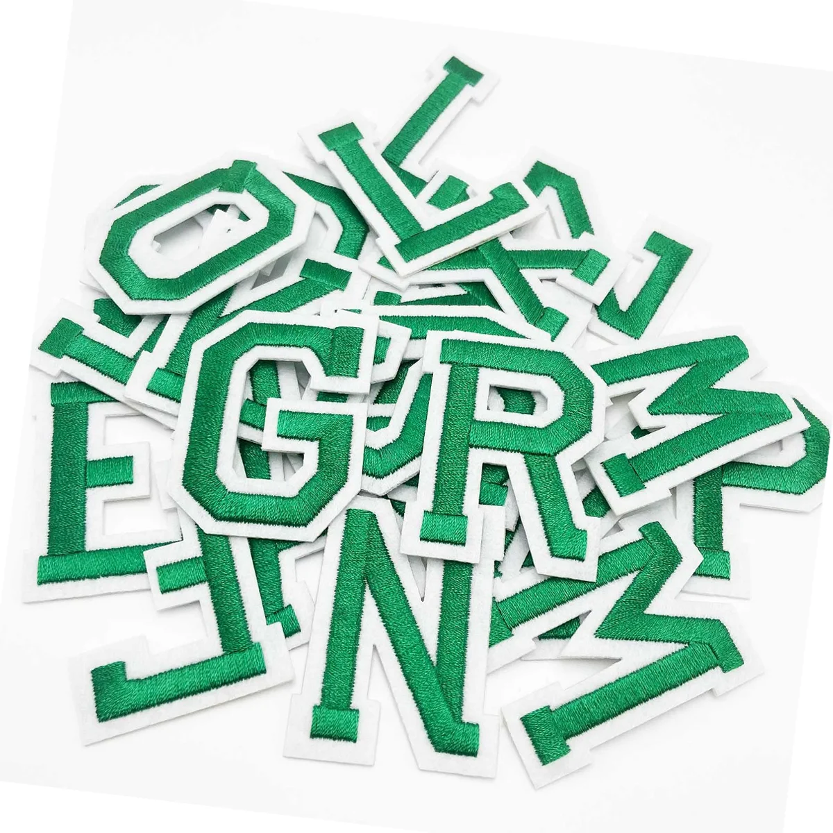 52-delige A-Z opstrijkbare alfabetletterpatches - zelfklevende decoratieve achterkant en reparatiepatches voor kleding