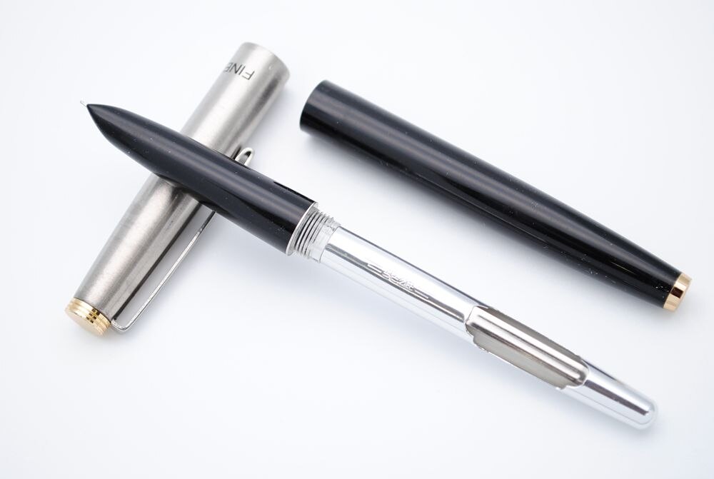 Hero 329 Fountain Pen 0.38mm Nib Ink Pen (Lot 3 in Different Colors)