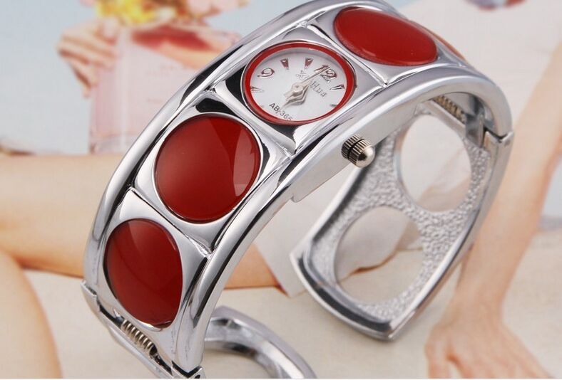 Brand Big Diamond Shape Crystal Bracelet Watches Women Timepiece Female Wristwatch Dress Watch Relogio Feminino orologio donna: Red