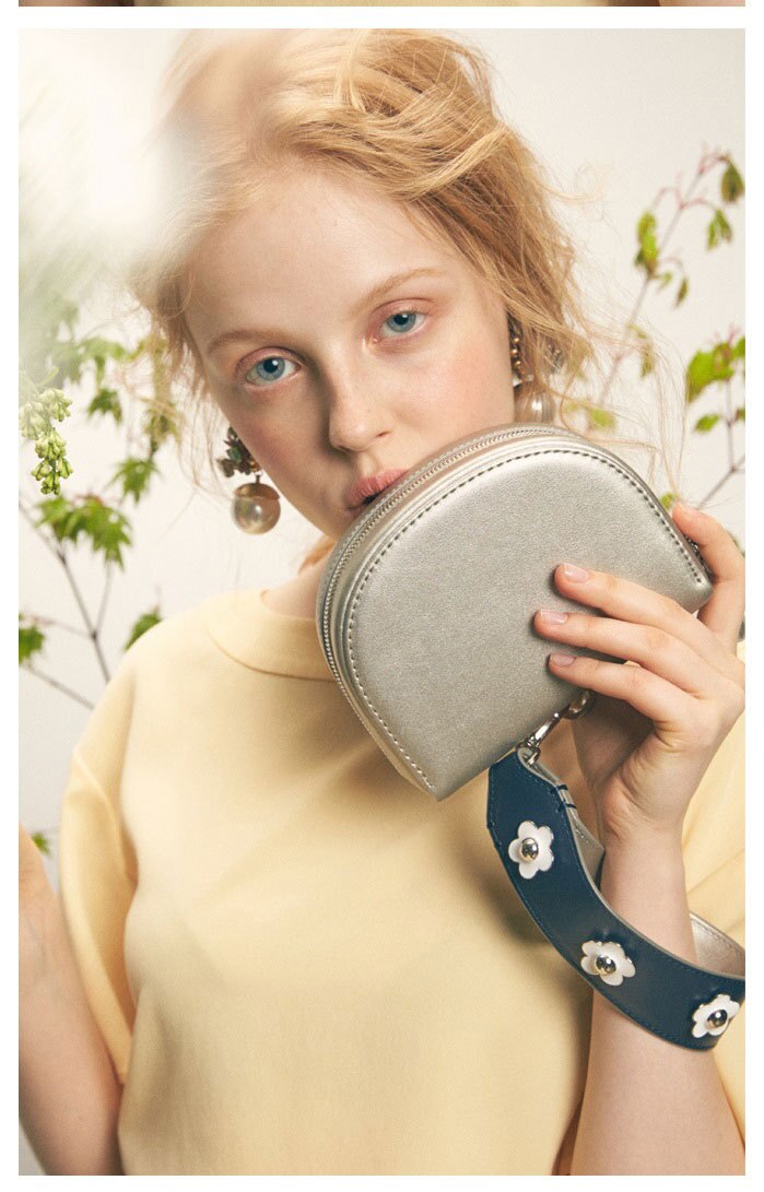 2020 damska lato nowa prosta moda torebka sprzęgła kwiat bransoletka torebka osobowość mini torba Crossbody impreza gabinet codziennie: Srebrny