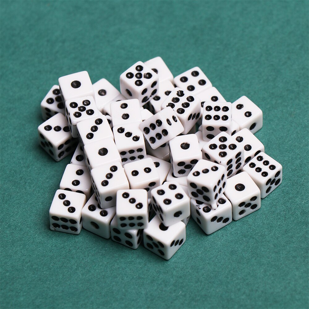 50 pièces/sac dés 8mm dés en plastique jeu à boire dés Standard Six faces dés fêtes d'anniversaire jeu de société outil de divertissement