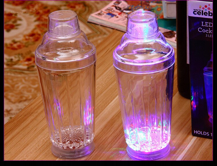 1PC Flashing LED Light-Up Cocktail Shaker MARTINI SHAKER colorful LED Strobing Cocktail Shaker OK 0429