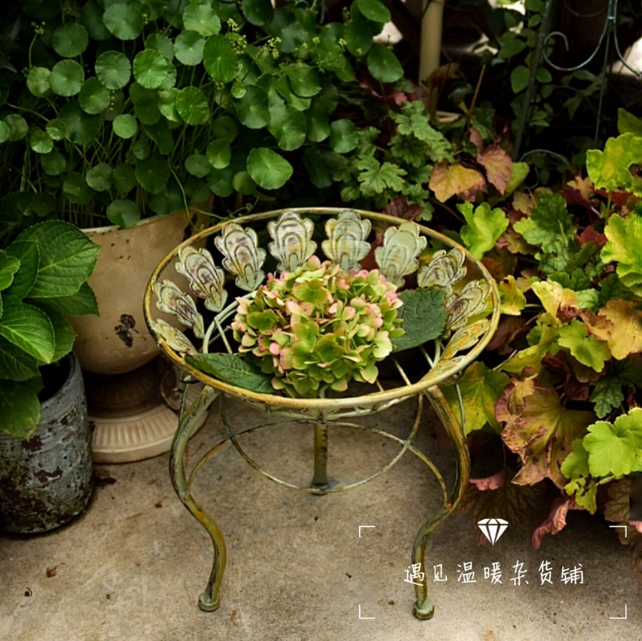 Fransk land gammal retro vintage järn rund blomma pall